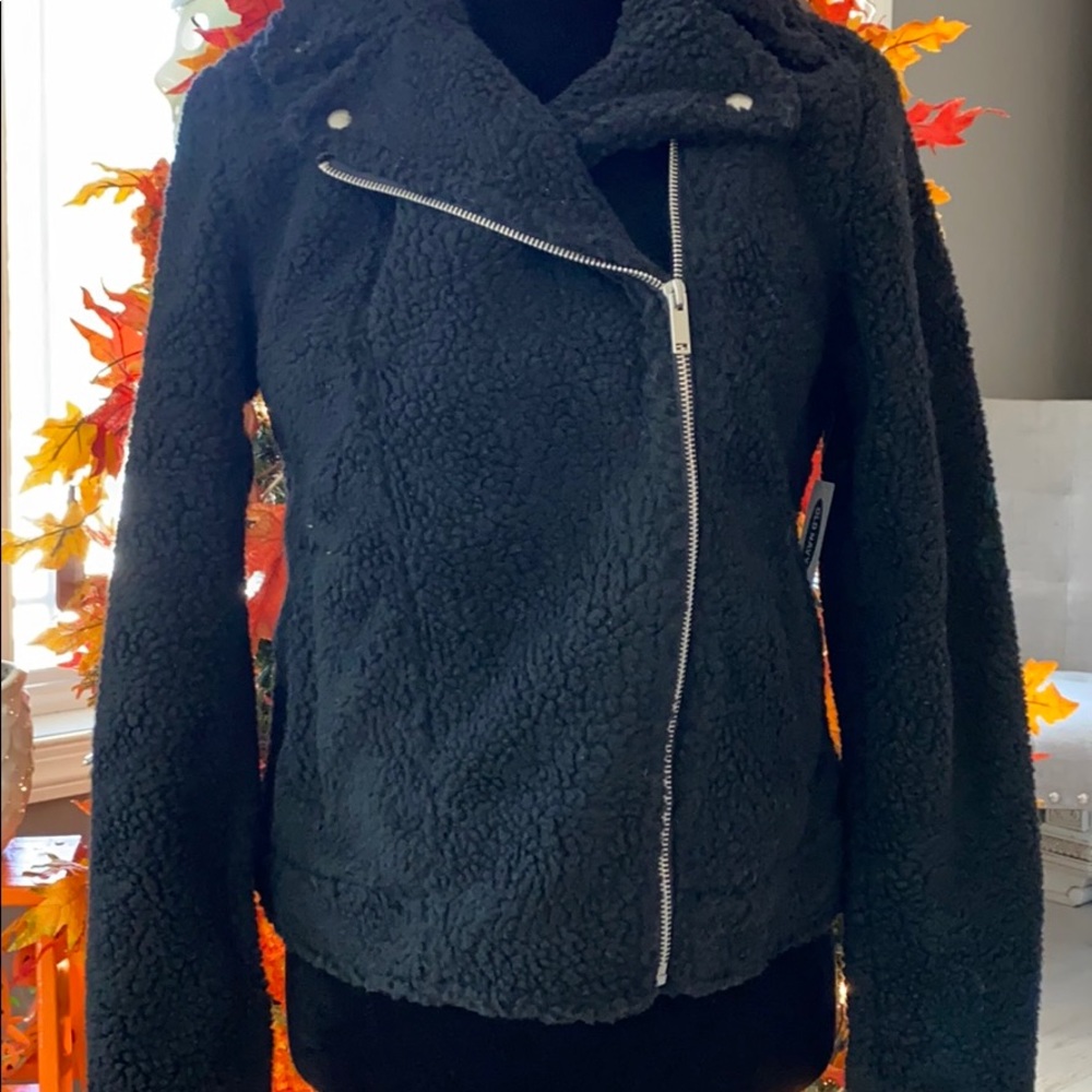 Size Medium Jacket - Picture 2 of 11